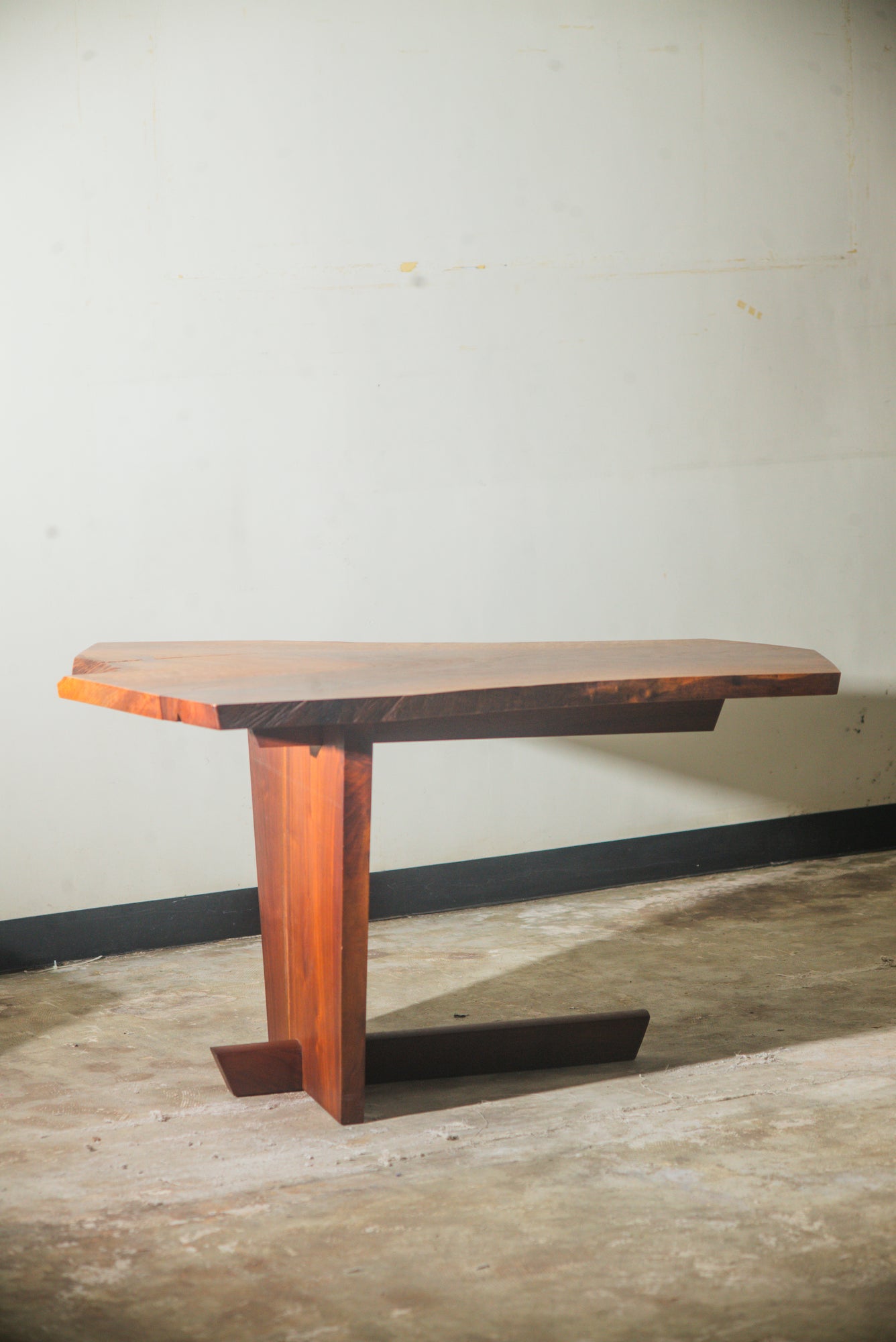 George Nakashima Table English walnut Top